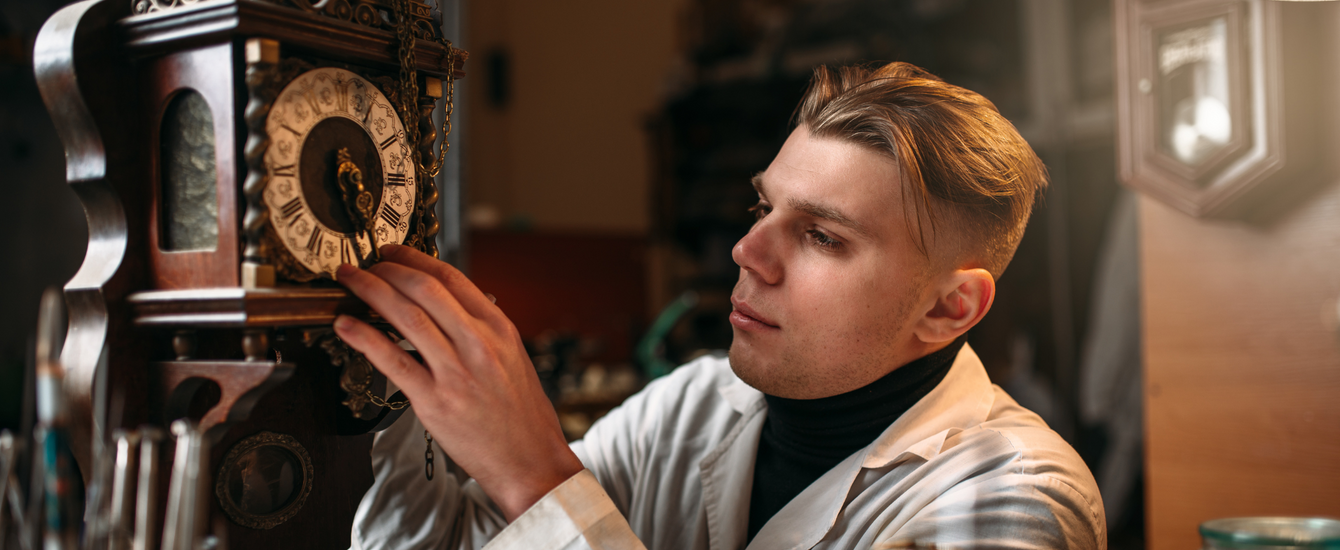 Timeless Elegance Can a Wall Clock Be Repaired, and How? The Gears Clock