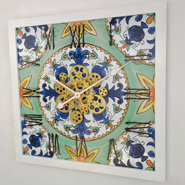 WALL CLOCK 24 INCH SQUARE MAIORI